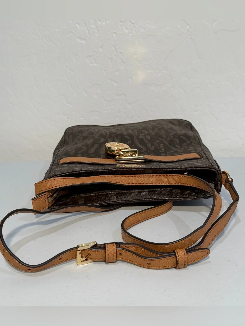 Michael Kors Hamilton Traveler Crossbody